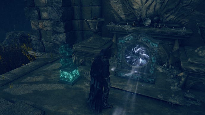 The player in Elden Ring: Shadow Of The Erdtree stands next to a portal.