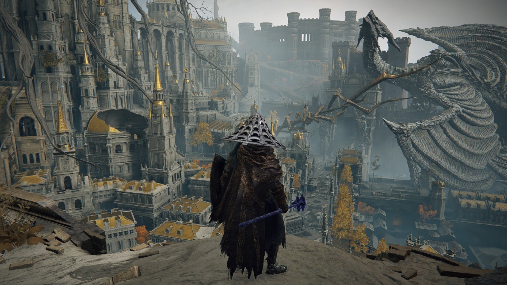 Elden Ring player in Ronin Armor looking over Leyndell, Capital City - 24