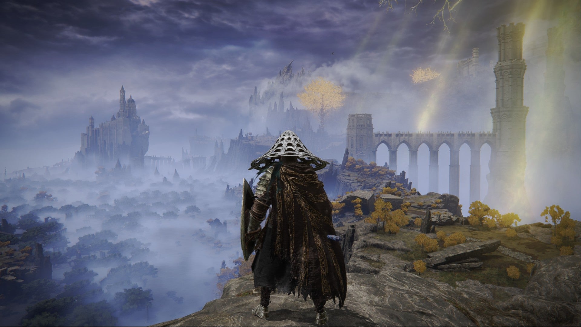 Elden Ring player in Ronin Armor looking over Liurnia of the Lakes - 12