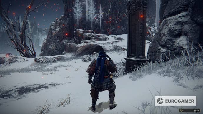 An Elden Ring character standing by the location of the west map fragment for the Mountaintops of the Giants