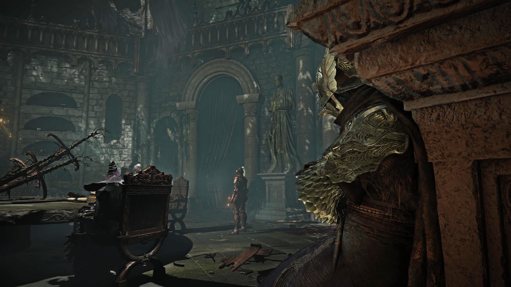 Wylder and other Nightfarers await news in the Roundtable Hold in Elden Ring: Nightreign. - 1