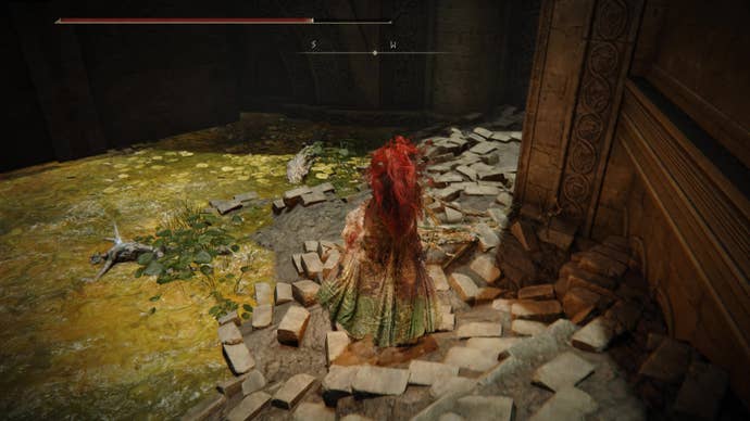 A warrior discovers a corpse in Belurat, Tower Settlement in Shadow of the Erdtree