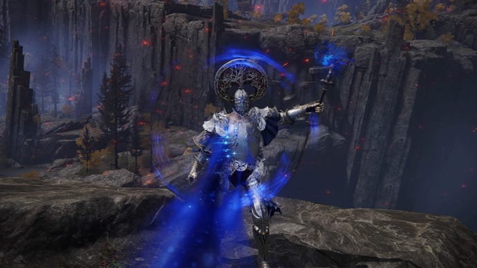 Capture d'écran d'Elden Ring du Ternished exécutant la sorcellerie de la comète nocturne.