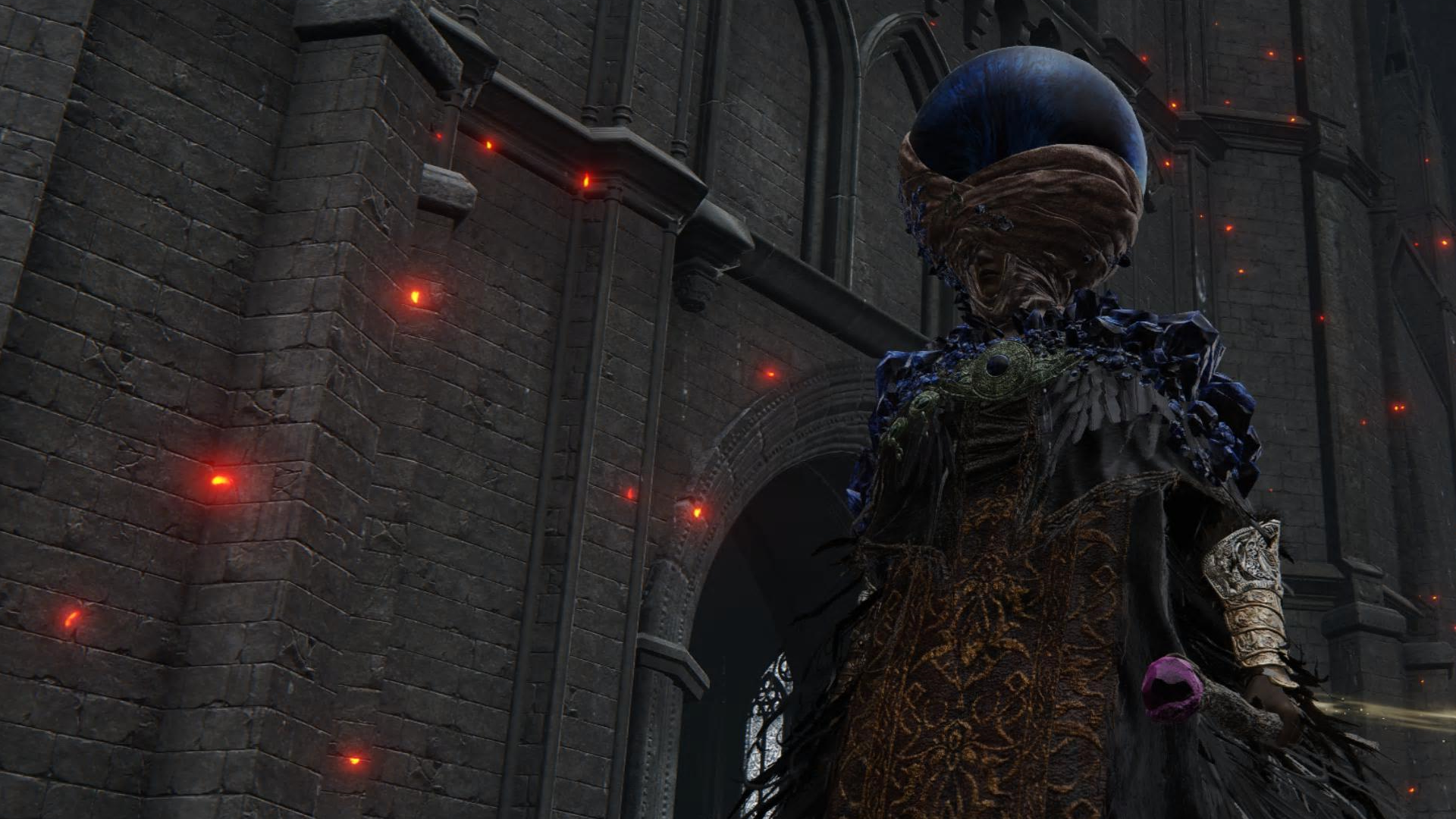 Character screenshot from Elden Ring showing Lusat&rsquo;s Set