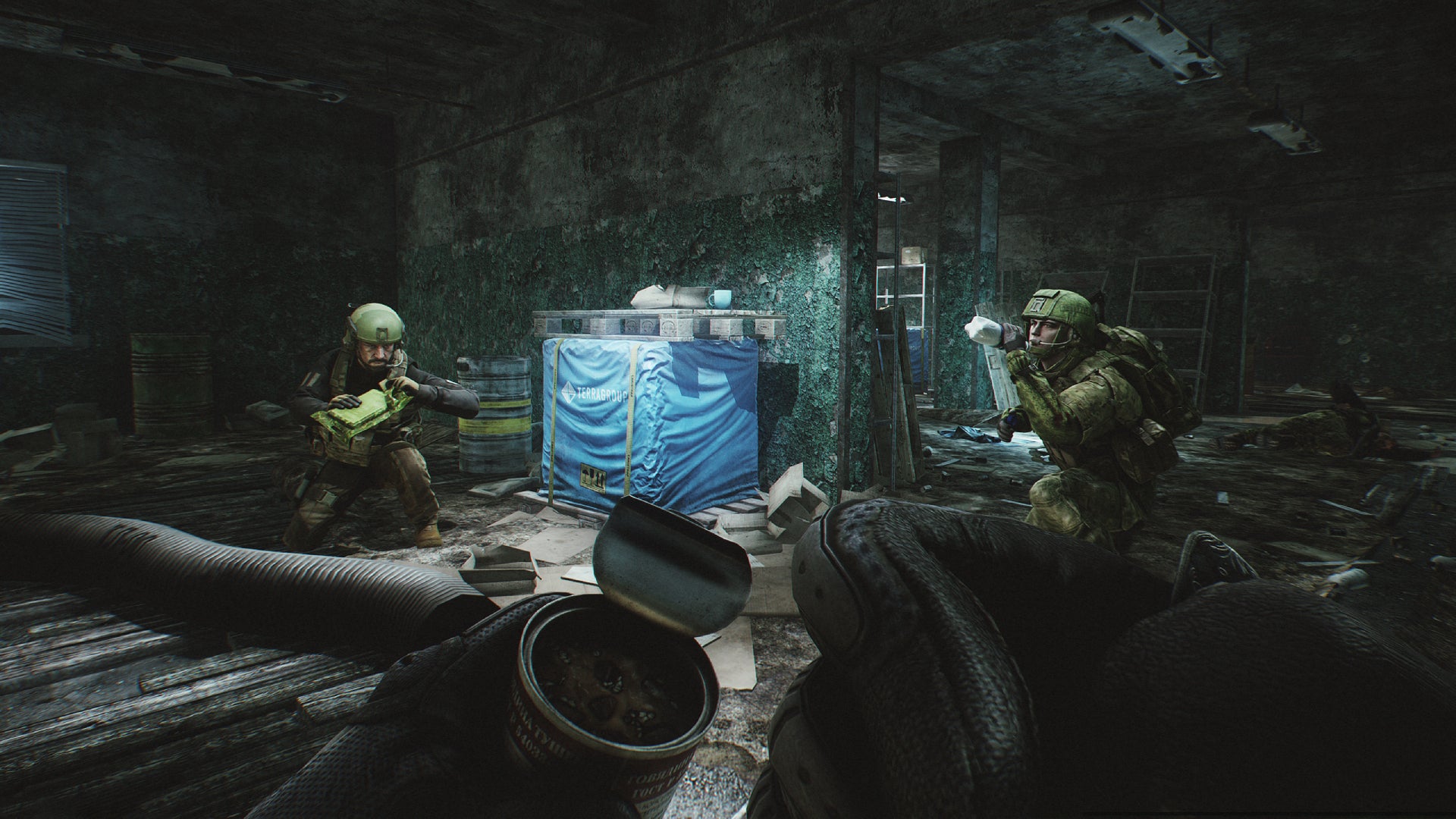 Some soldiers facing off in Escape From Tarkov. - 1