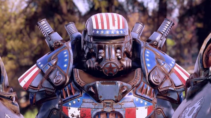 Ein Fallout-Powerrüstungsanzug, bemalt mit den Farben der USA