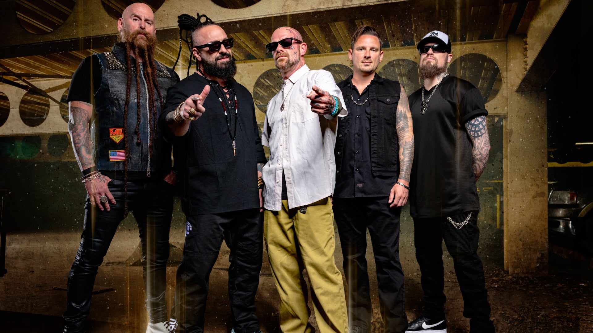 Five Finger Death Punch beim WoT Metal Fest: Zoltán Báthory über Knucklehead-Commander und virtuelle Kabbeleien