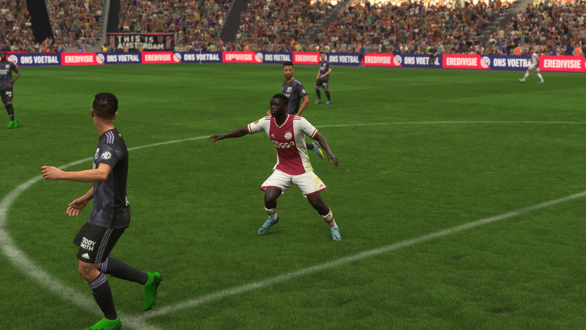 Brian Brobbey pointing to where he wants the ball in FIFA 23 - 4