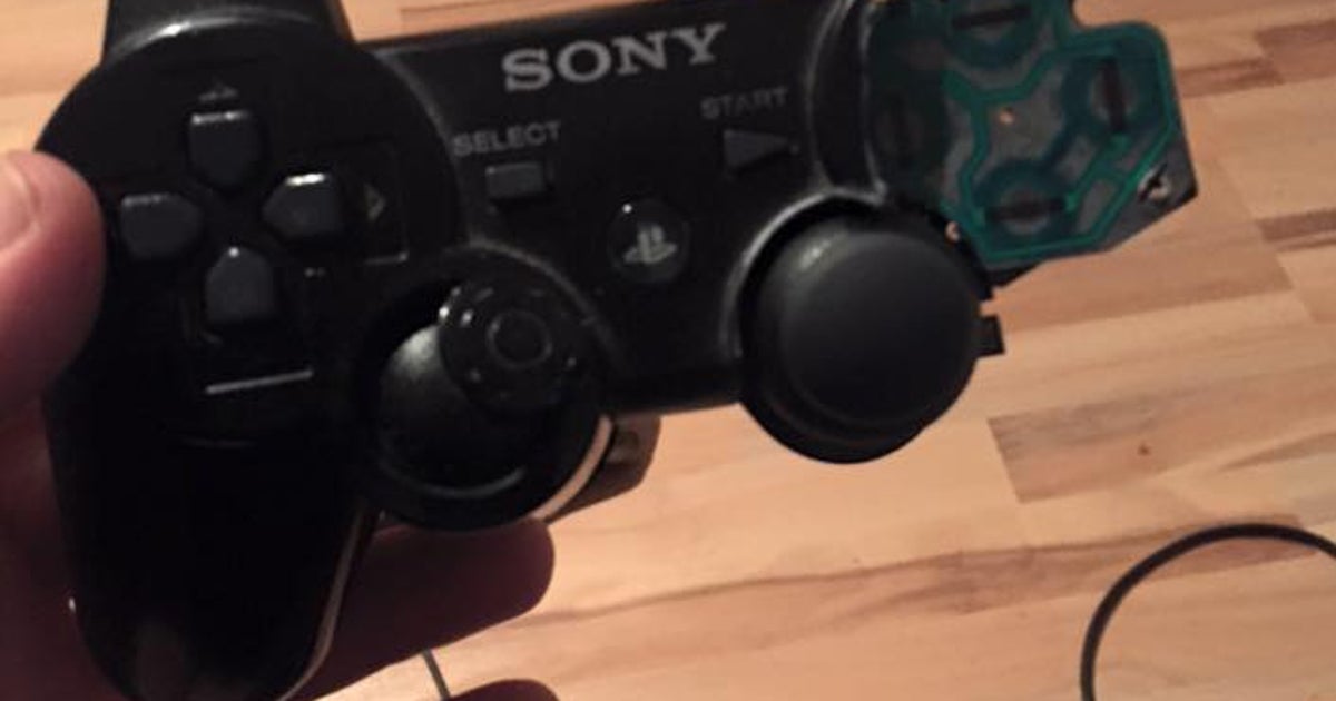 FIFA player destroys controller, gets Mario Götze to replace it | VG247