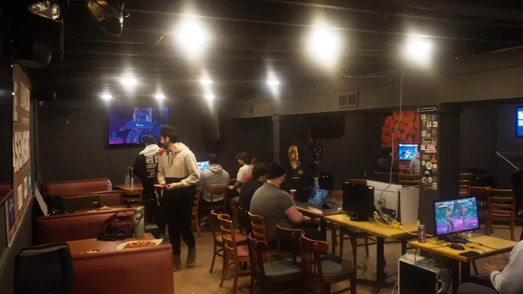 Photo of fighting game local