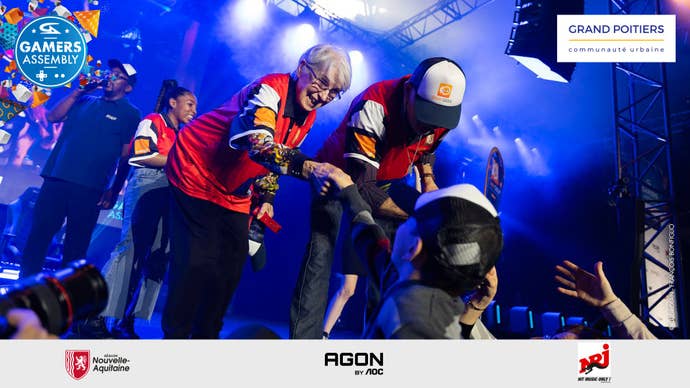 Elderly couple wins at Wii Bowling tournament