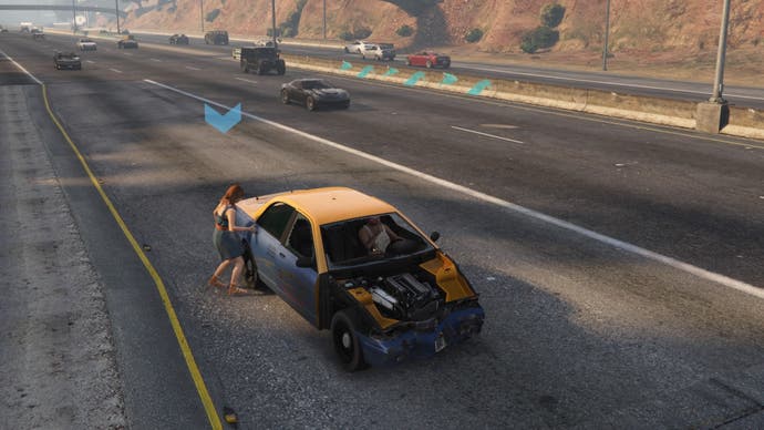 GTA Online, a half destroyed Taxi is collecting a Client