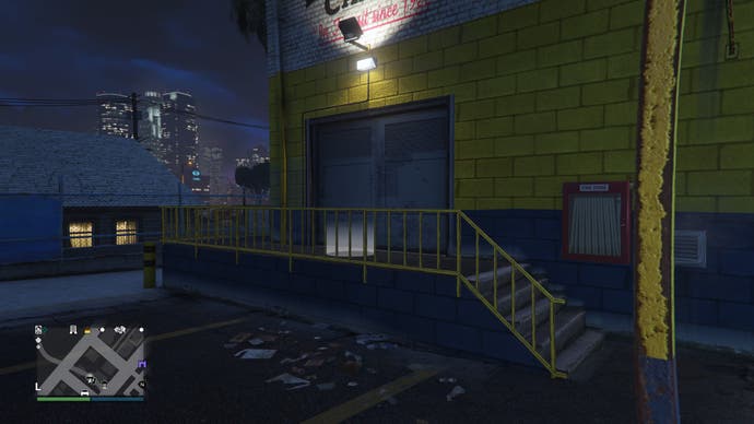 GTA Online, Downtown Cab Company double door entrance for Taxi Work