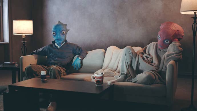 Two aliens connected a sofa successful High On Life 2.