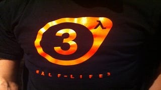 Funcionário da Valve com T-Shirt de Half-Life 3