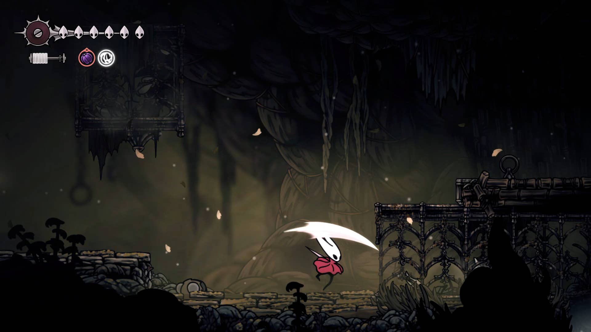 Hollownight screenshot: Silkson showing the path through the thinner path.