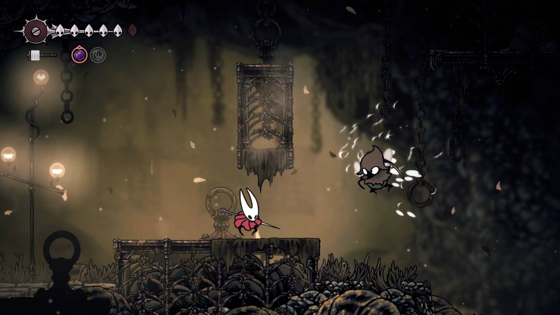 Hollownight screenshot: Silkson showing the path through the thinner path.