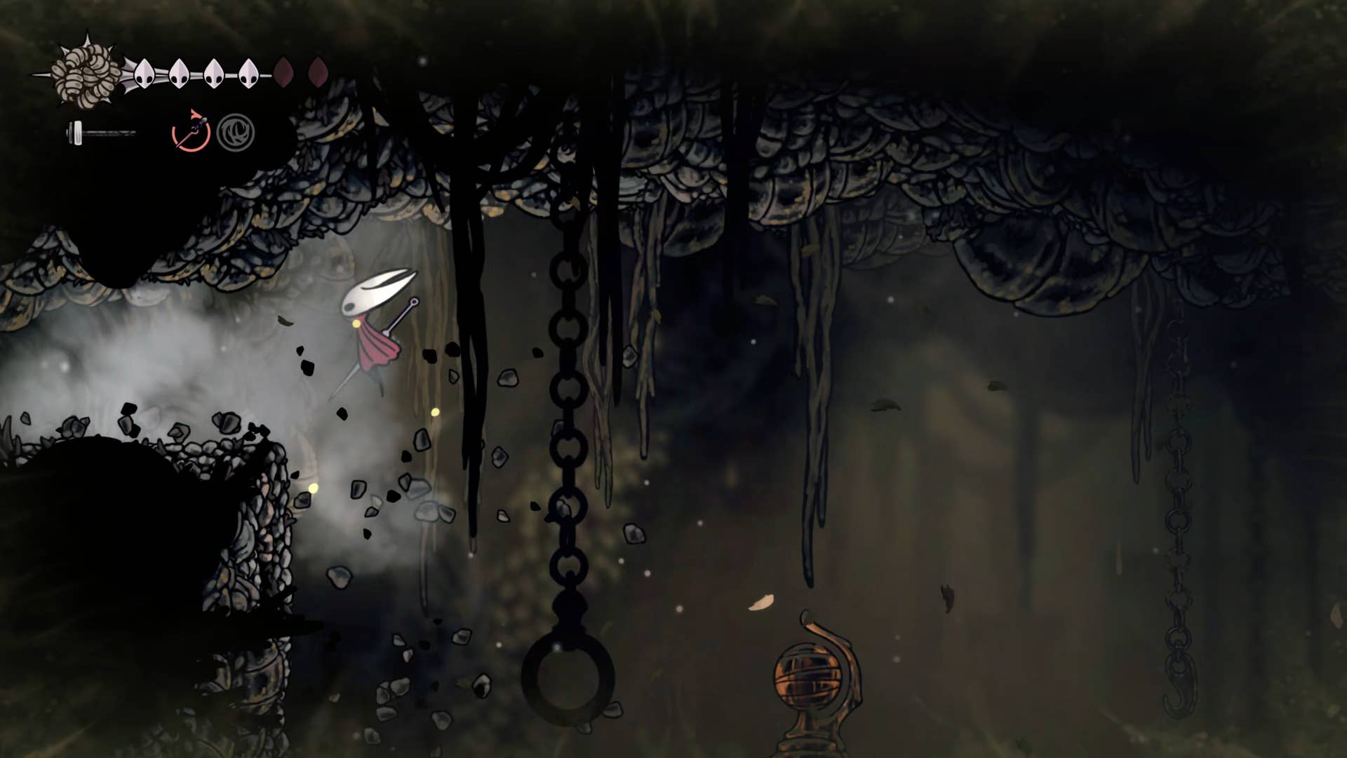 Hollownight screenshot: Silkson showing the path through the thinner path.