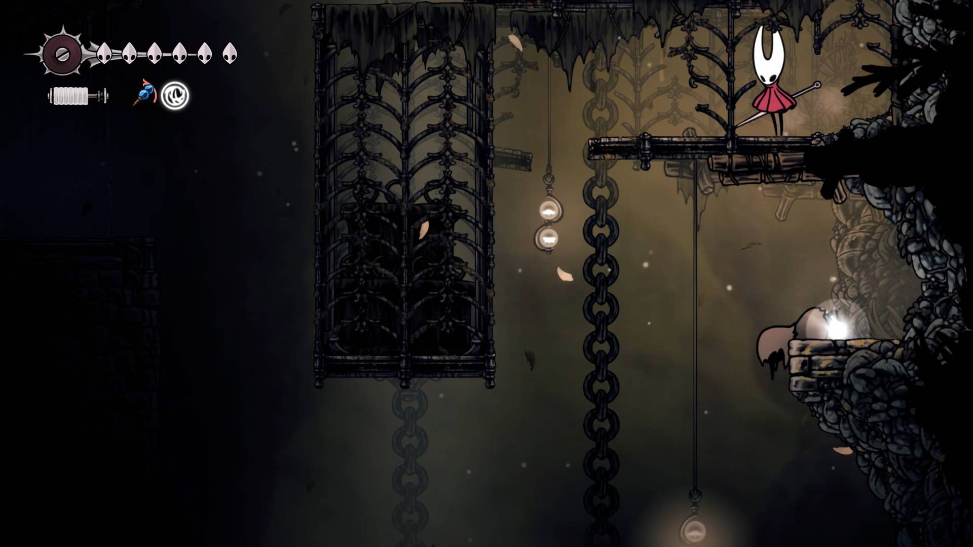 Hollownight screenshot: Silkson showing the path through the thinner path.