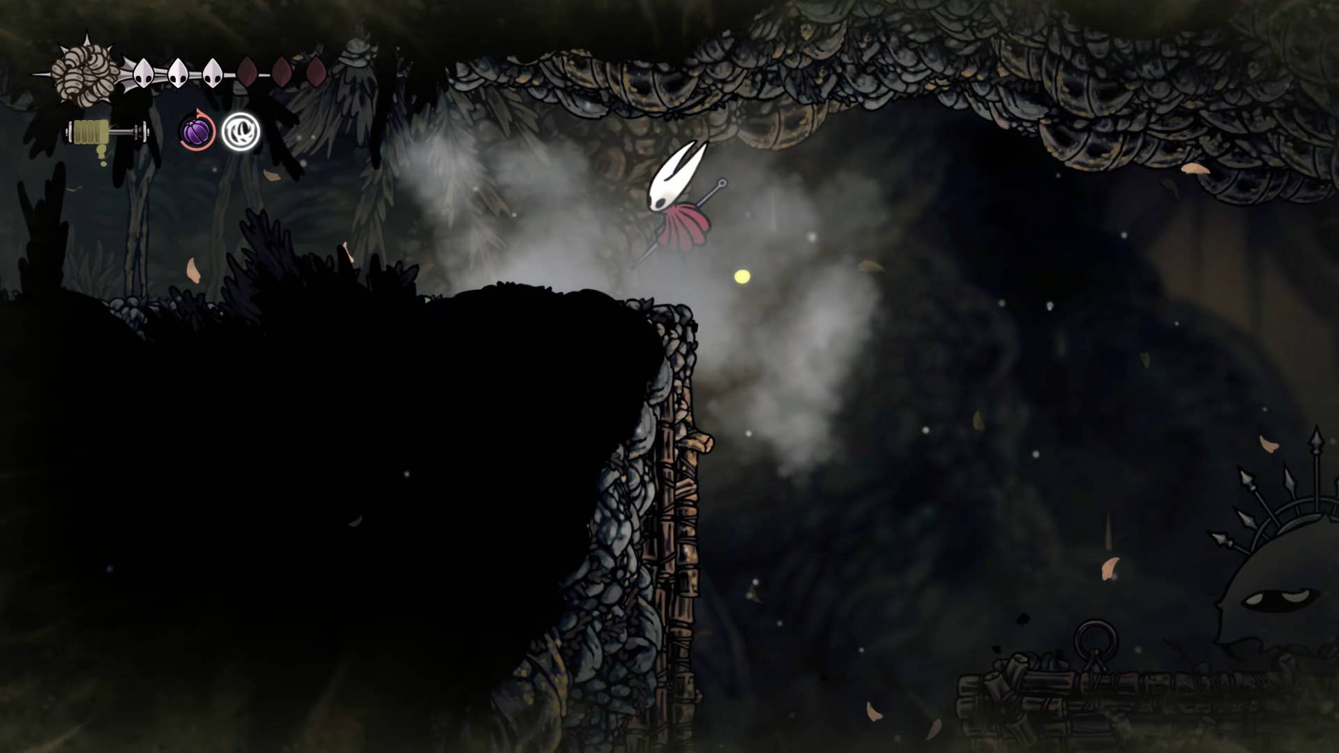 Hollownight screenshot: Silkson showing the path through the thinner path.
