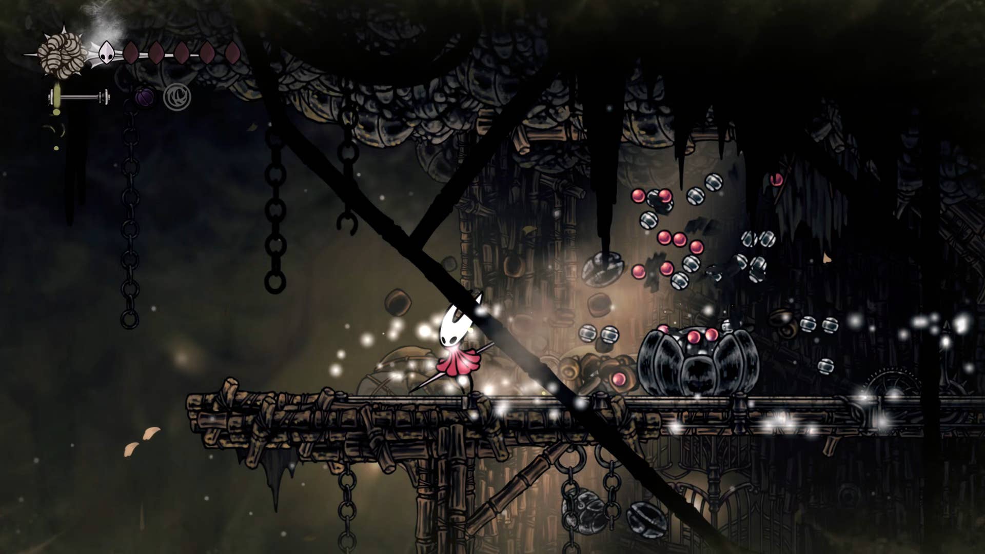 Hollownight screenshot: Silkson showing the path through the thinner path.