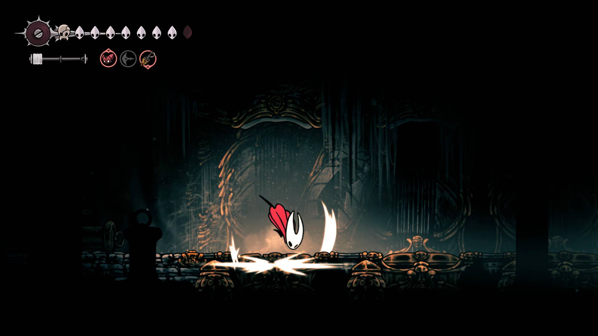 Hollow Knight screenshot: Silkson showing the street in a cradle.