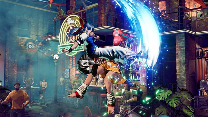Captura de tela de Fatal Fury: City of the Wolves mostrando a personagem Hotaru Futaba dando um chute no ar em Preecha