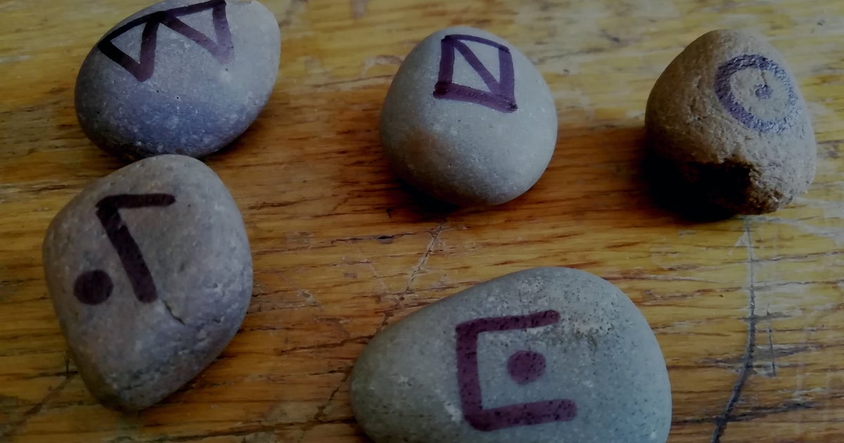 Hunting Rune Using hunting runes to track wild animals in Red Dead Redemption 2 | VG247