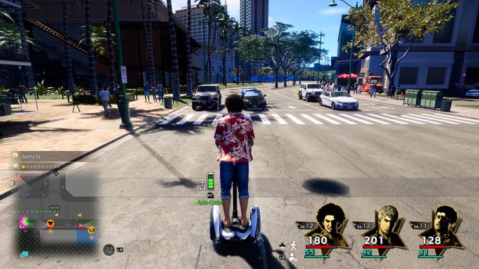 Ichiban rides his segue along Hawaii’s sunny streets in Like A Dragon: Infinite Wealth.