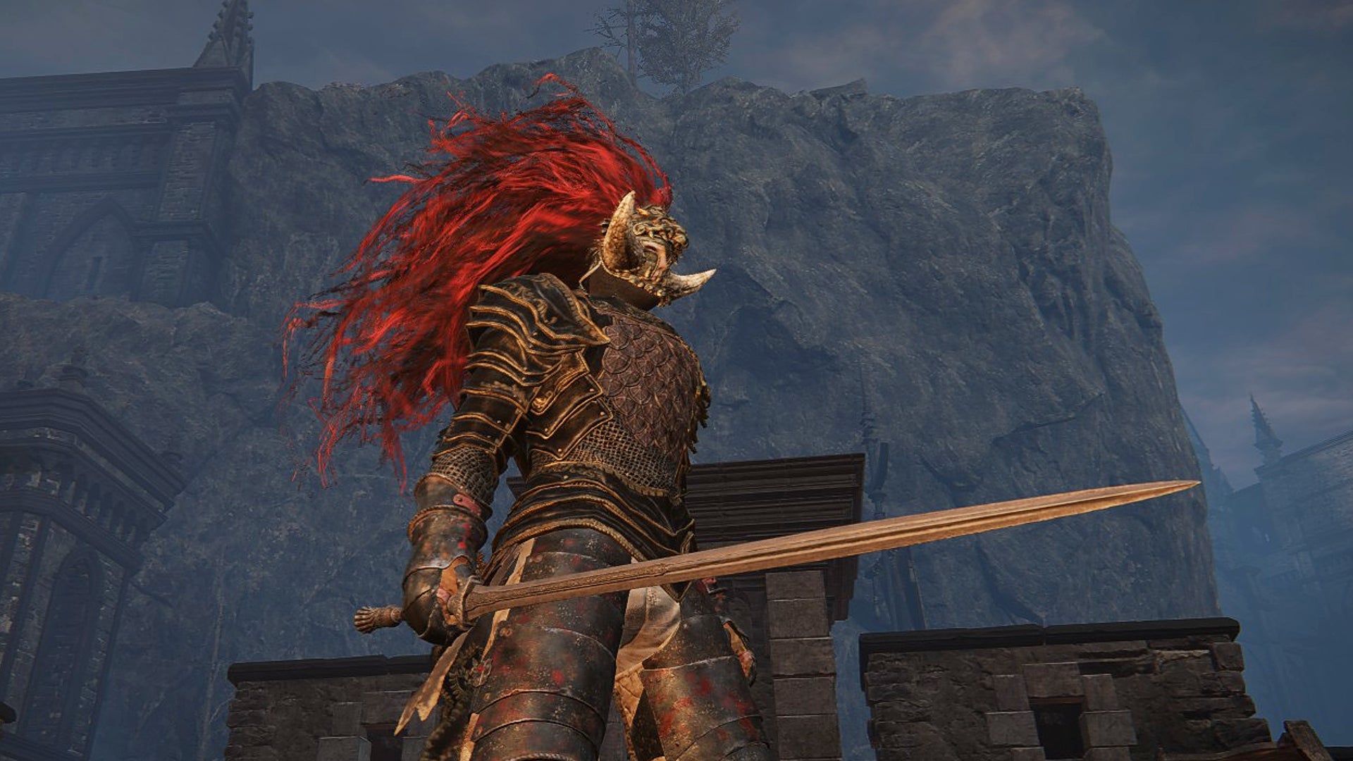 A Tarnished holds a Light Greatsword in Elden Ring: Shadow of the Erdtree - 6