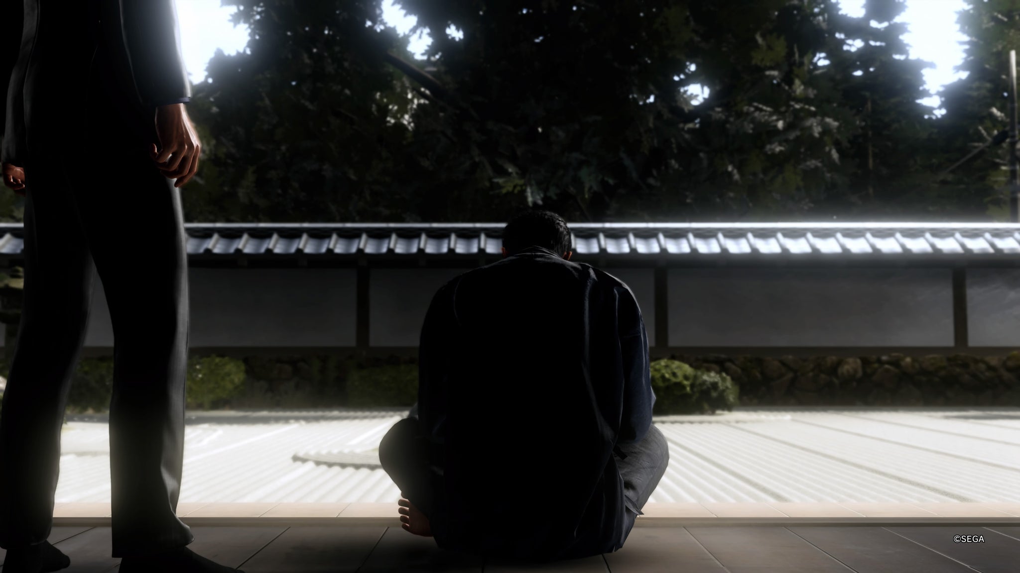 Kiryu sitting in the temple in Like A Dragon Gaiden. - 6