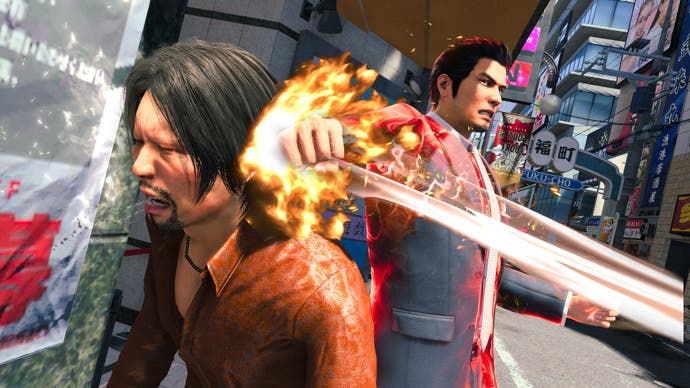 Like a Dragon's Kiryu delivering a blow to the back of a thug's head with his fist