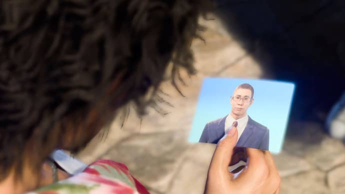 like a dragon infinite wealth, Ichiban is holding a photo of Tanabe (EMBARGO)