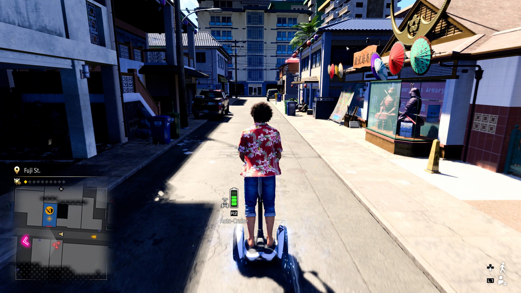 Ichiban Kasuga riding a segway through the streets of Hawaii in Like a Dragon: Infinite Wealth - 4