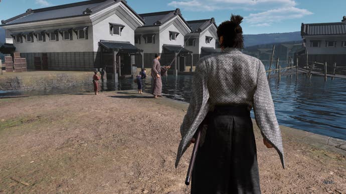 Like a Dragon Ishin, Ryoma is facing some people fishing near the River in Shinmachi in Fushimi