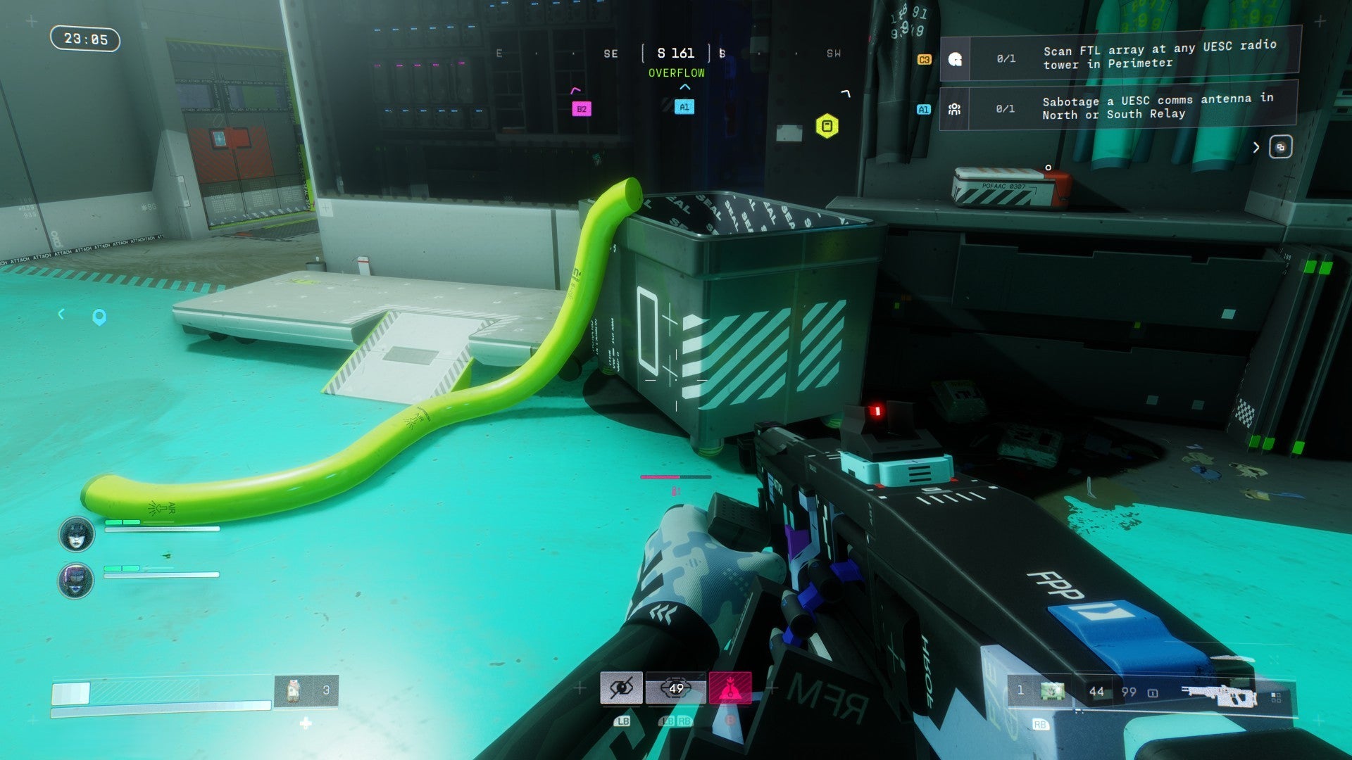 Marathon screenshot showing a storage cube and neon green pipe