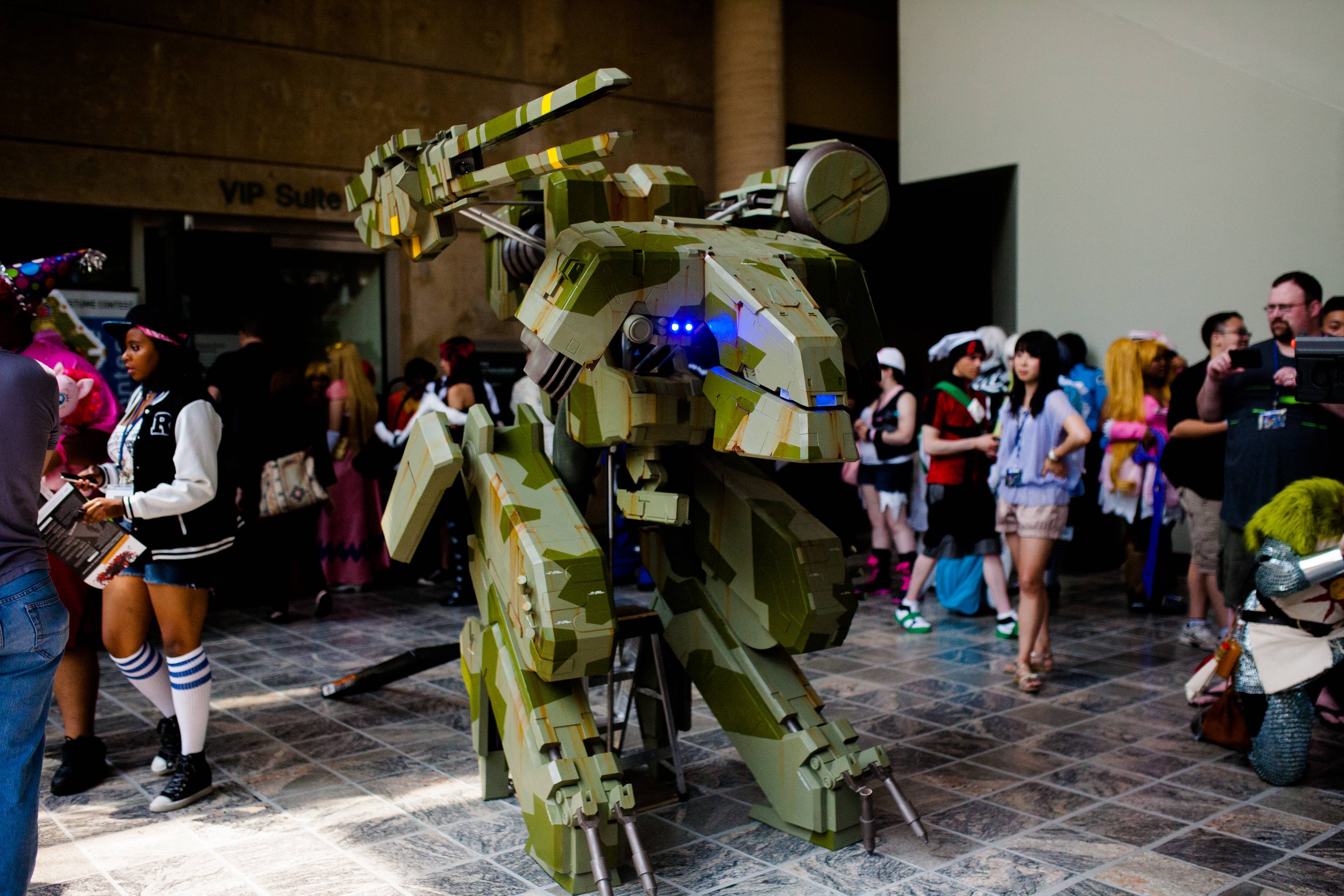 You have to see this mind blowing Metal Gear REX cosplay VG247