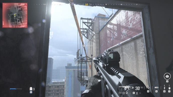 The player readies themselves to zipline in MW3.