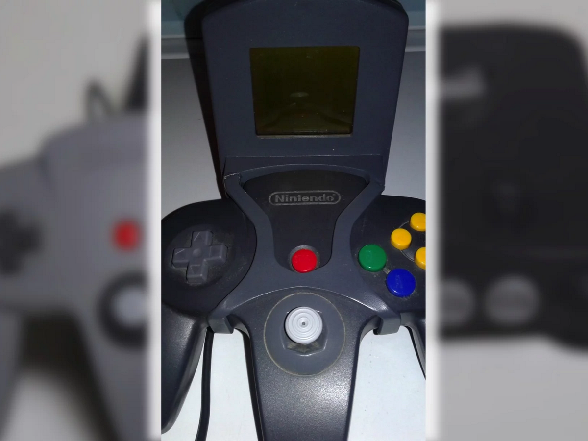 Der Prototyp eines Bildschirmaufsatzes für den N64-Controller ist ...