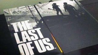 Naughty Dog revela PS4 personalizada com The Last of Us
