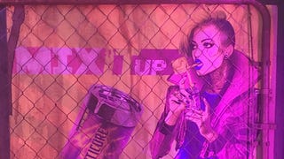 Cyberpunk 2077, il poster di una donna transgender che fa discutere e le parole dell'artista che l'ha creato