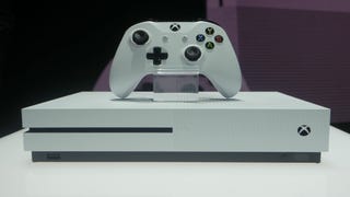 El primer unboxing oficial de Xbox One S
