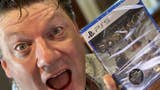 Godfall si mostra nella foto della 'prima copia retail di un gioco PS5' con un Randy Pitchford...su di giri