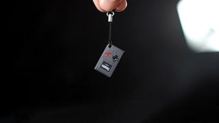Game Boy diventa la console più piccola mai vista con Thumby