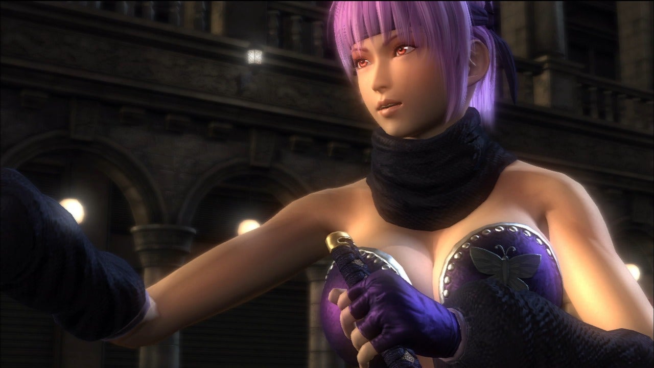 Ninja Gaiden Sigma 2 Ayane holding a weapon looking to the left.