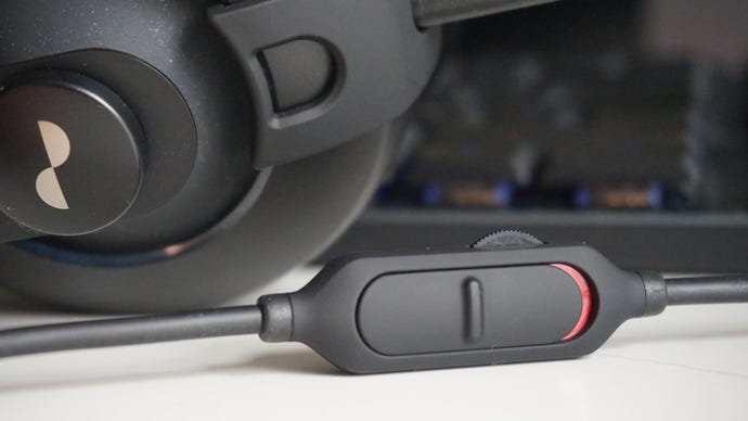 A photo of the Nuraphone’s Gaming Microphone