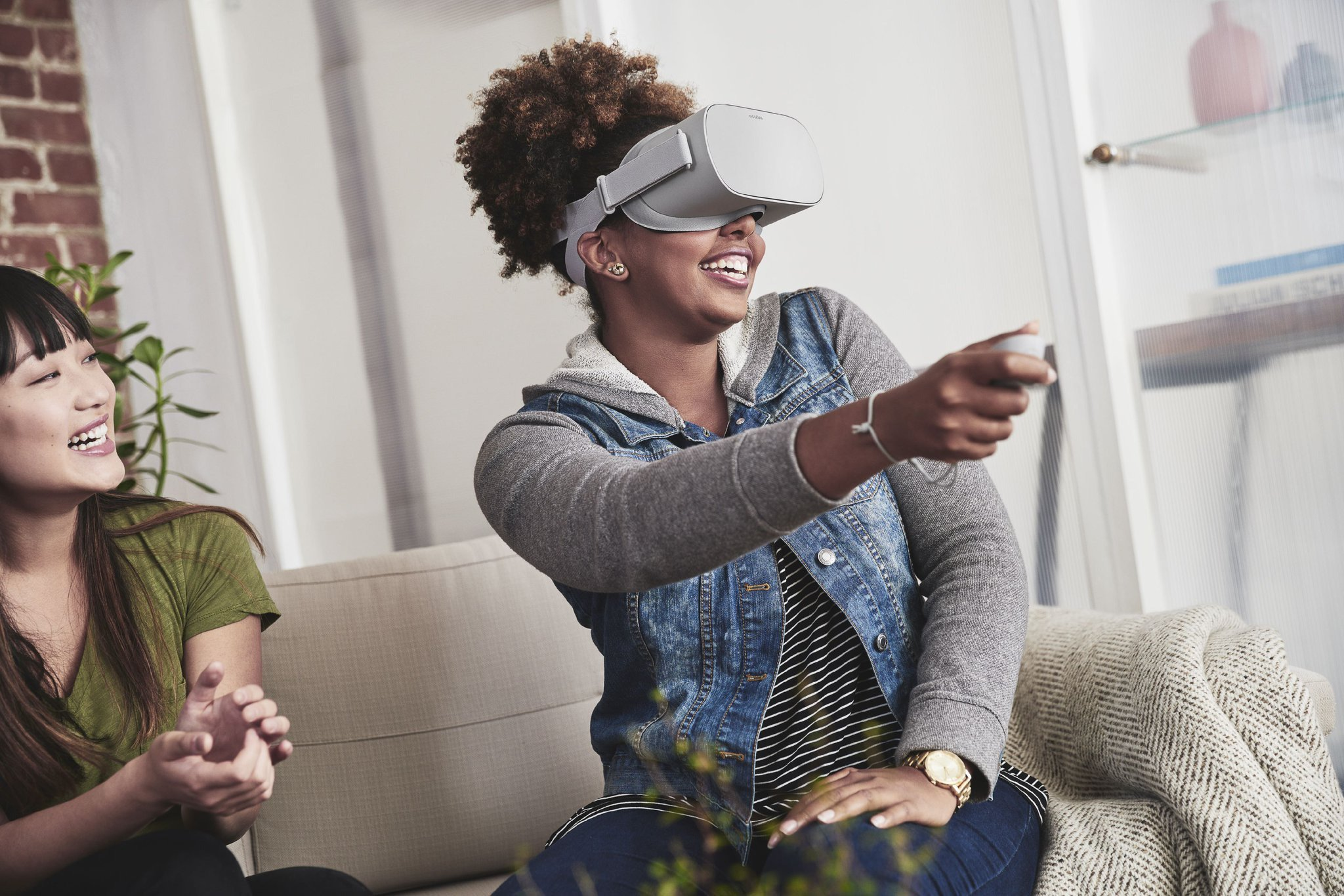 Oculus announces the standalone $199 Oculus Go, and the Oculus Rift is ...