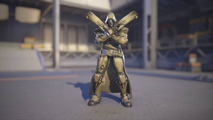 Reaper models his Desert skin in Overwatch 2.