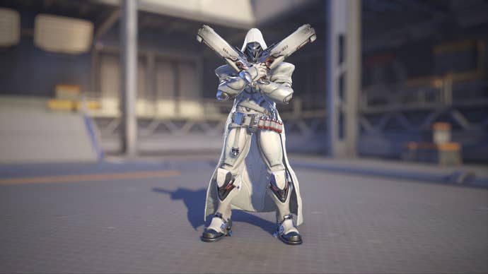 Reaper models his Wight skin in Overwatch 2.