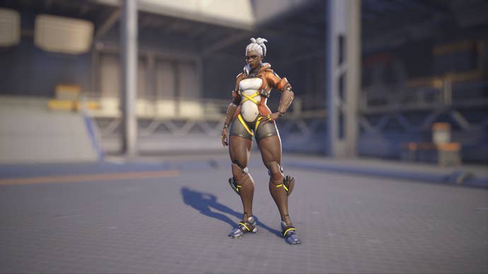 Sojourn models her Prairie skin in Overwatch 2.